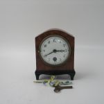 439 1552 TABLE CLOCK